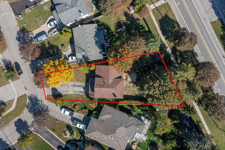Photo de la propriété:  513 Labrador Drive  ON L1H 7G1 