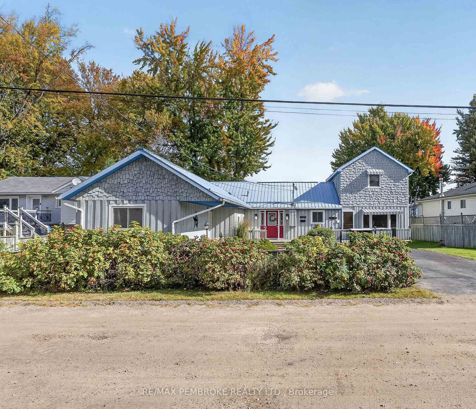 Property Photo:  1213 Burns Drive  ON K8A 7M9 