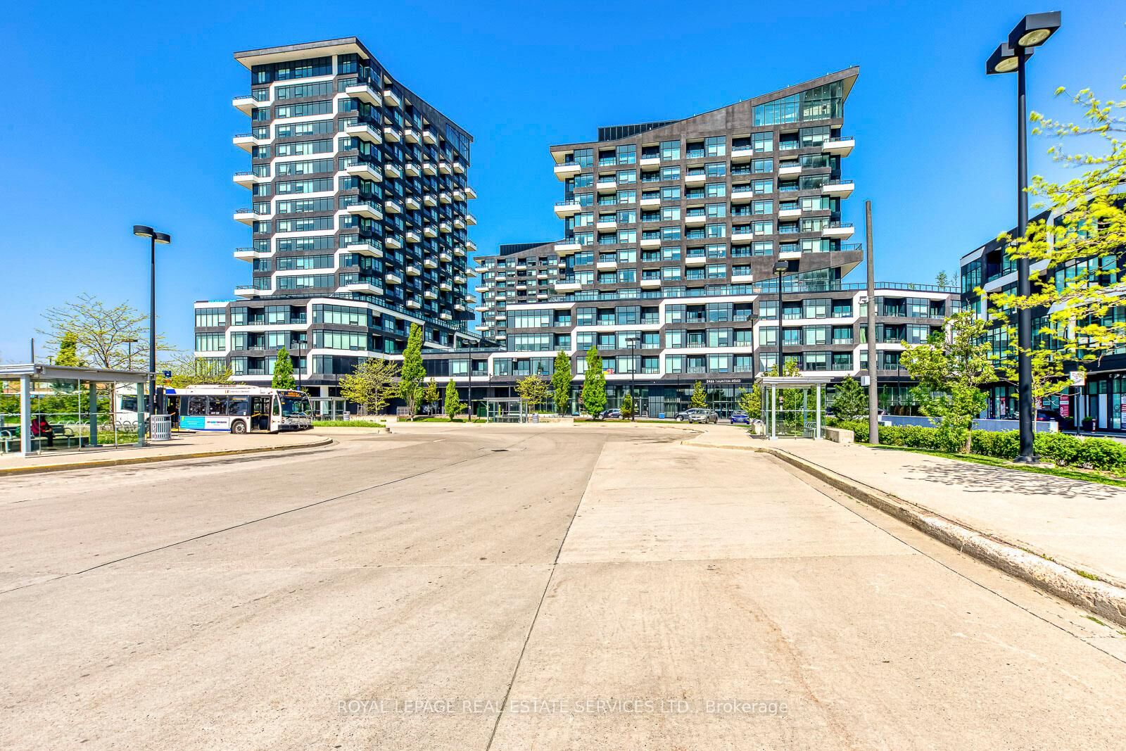 Property Photo:  2485 Taunton Road 349  ON L6H 0G3 