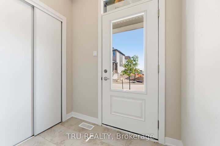 Property Photo:  706 Expansion Road  ON K2J 7G4 