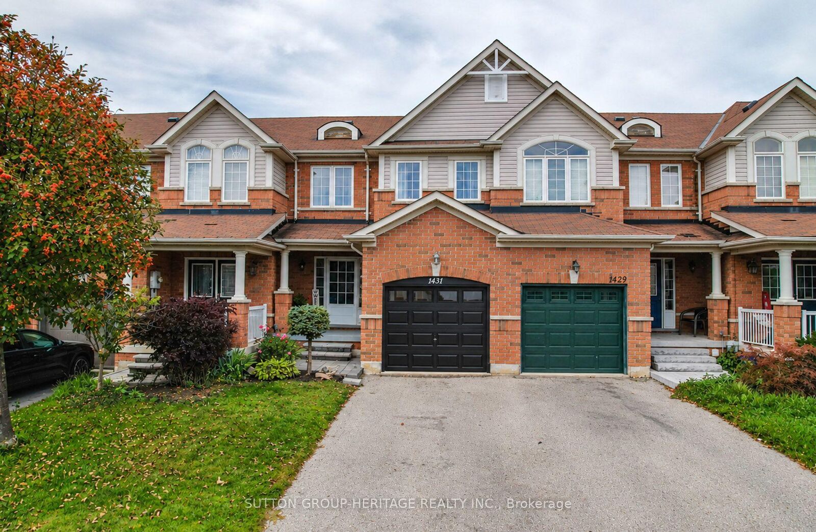 Property Photo:  1431 Glaspell Crescent  ON L1K 0M2 
