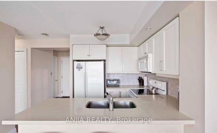 Property Photo: 5 Northtown Way 903 ON M2N 7A1