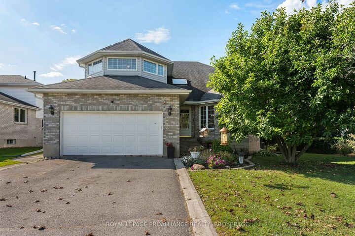 Property Photo:  605 Fernmoor Drive  ON K7M 8K5 