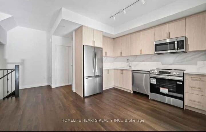 Property Photo:  117 Marydale Avenue 30  ON L3S 0E3 