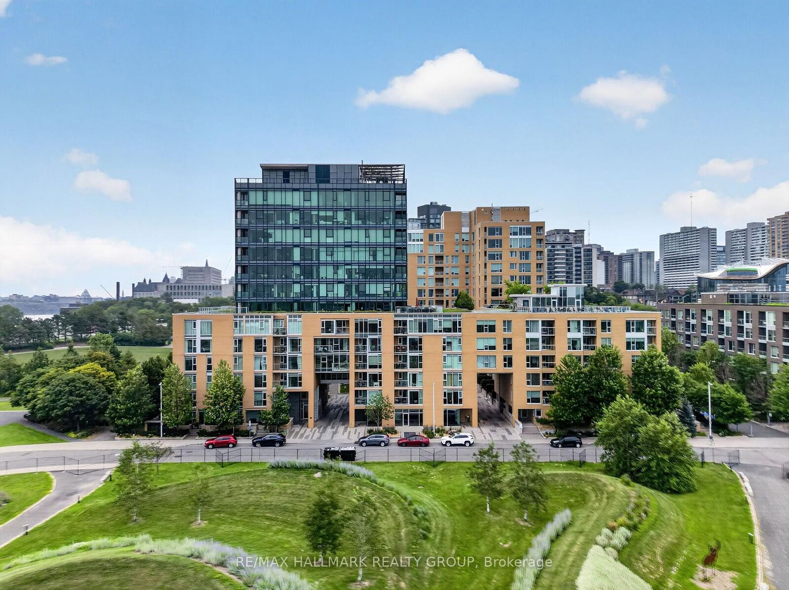 Property Photo:  250 Lett Street 405  ON K1R 0A8 