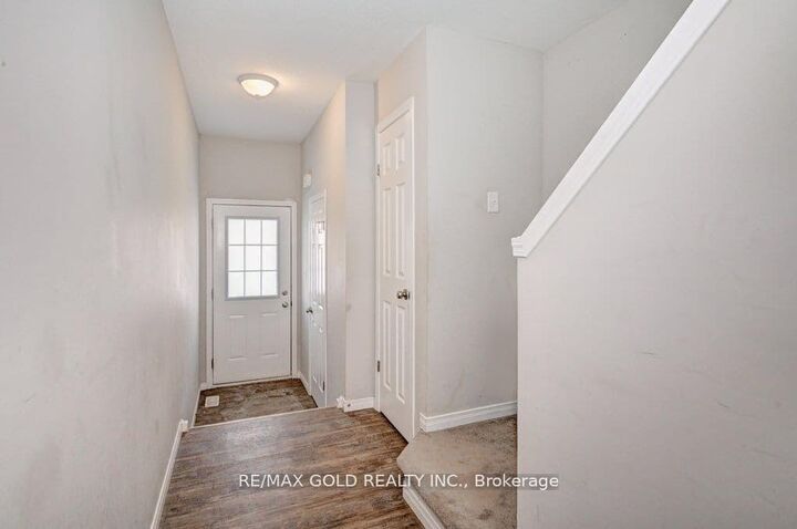 Property Photo: 50 Pinnacle Drive 35 ON N2P 0H8