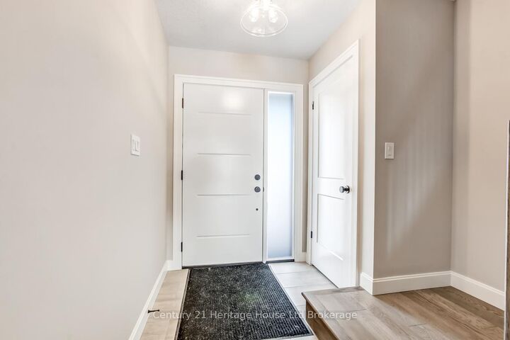 Property Photo:  319 Anderson Street  ON N4S 0G6 