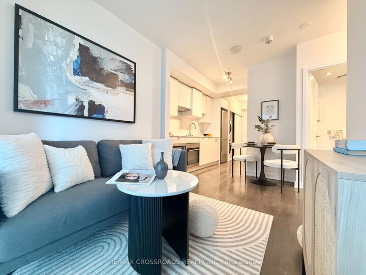 Property Photo:  195 Redpath Avenue 2301  ON M4P 0E4 