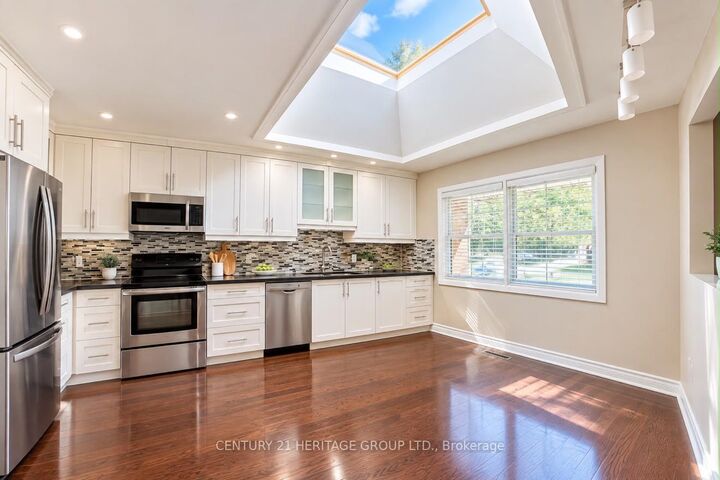 Property Photo:  130 Grandview Avenue  ON L3T 1H6 
