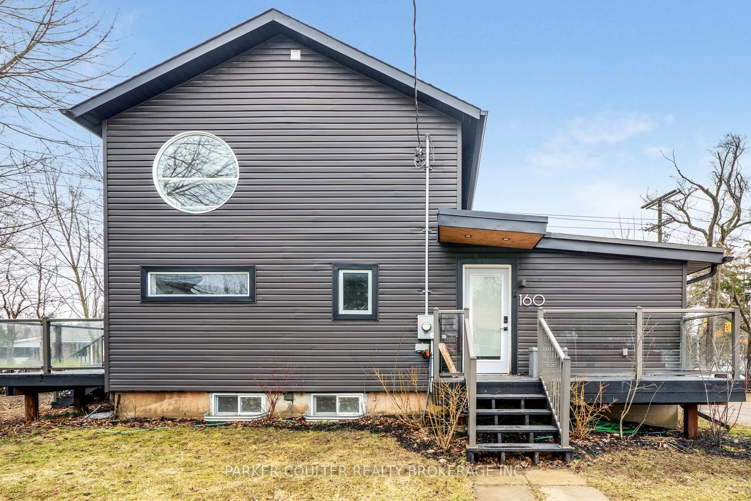 Property Photo:  160 Duckworth Street  ON L4M 3W4 