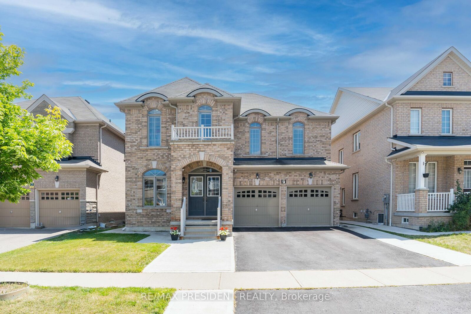 Property Photo:  7 Wellpark Way  ON L6P 3Z6 