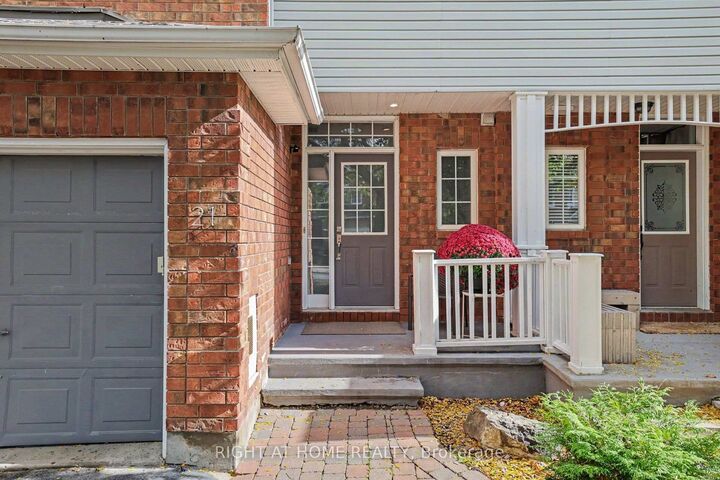 Property Photo: 21 Kettleby Street ON K2K 3C4