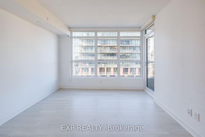 Property Photo:  80 Queens Wharf Road 1015  ON M5V 0J2 