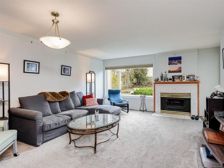 Property Photo:  3260 Quadra St #203  BC V8X 1G2 