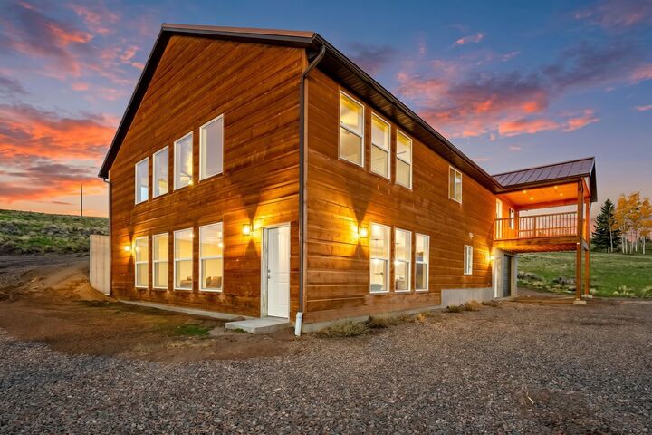 Property Photo: 2033 W Sleepy Sage Ln UT 84701