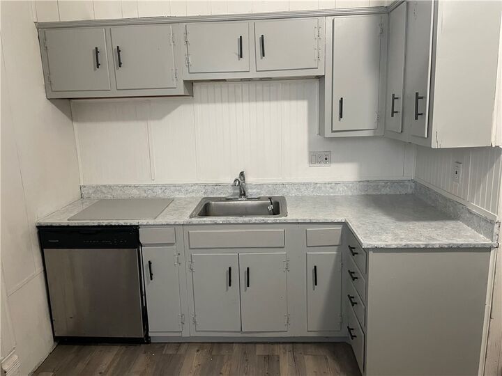 Property Photo: 326 Franklin St PA 16001