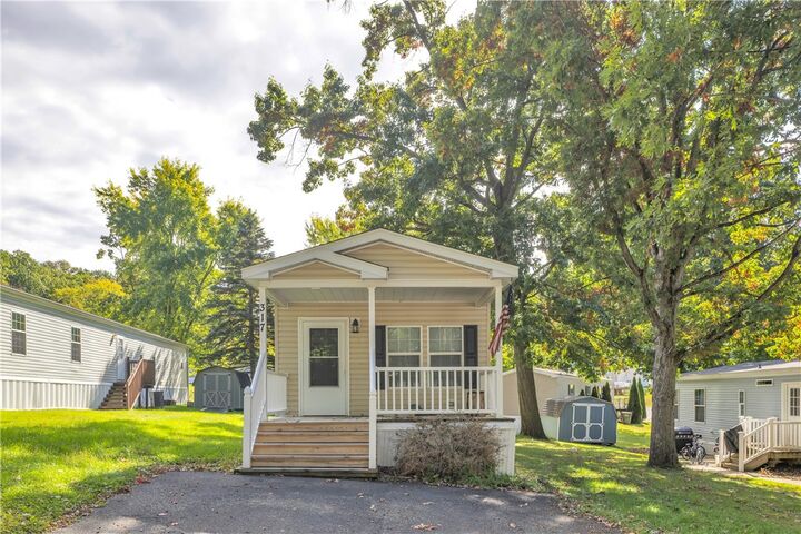 Property Photo:  317 Laurel Dr  PA 16066 