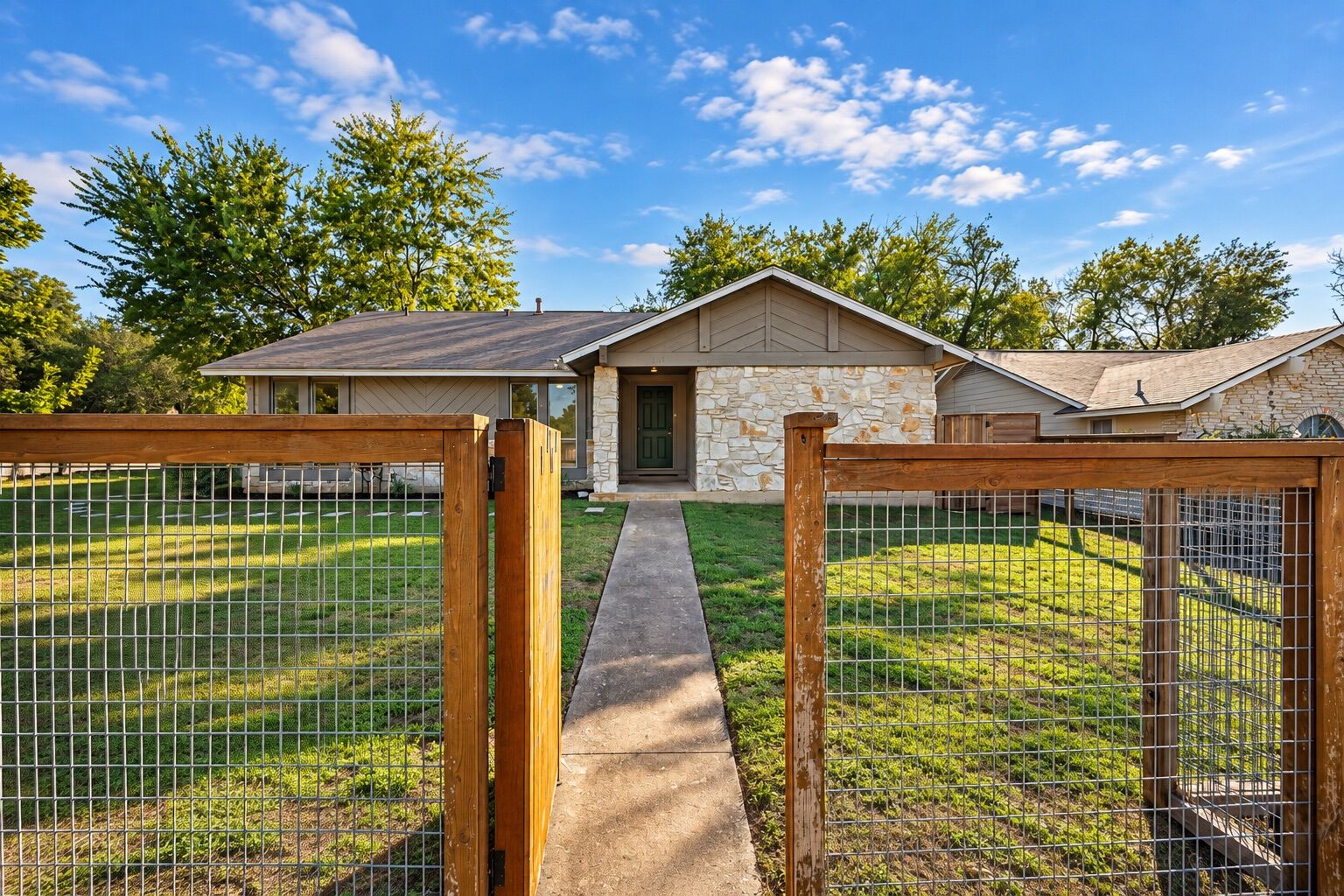 Property Photo: 1101 Milford Way 1 TX 78745