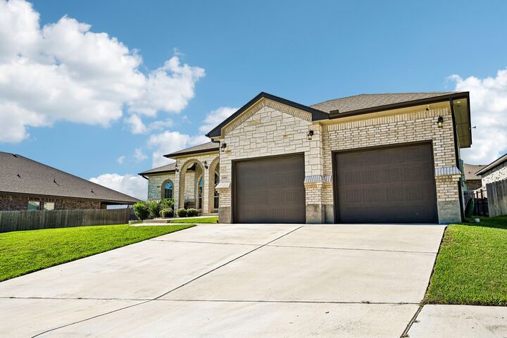Property Photo: 8302 Ginny Lane TX 76542