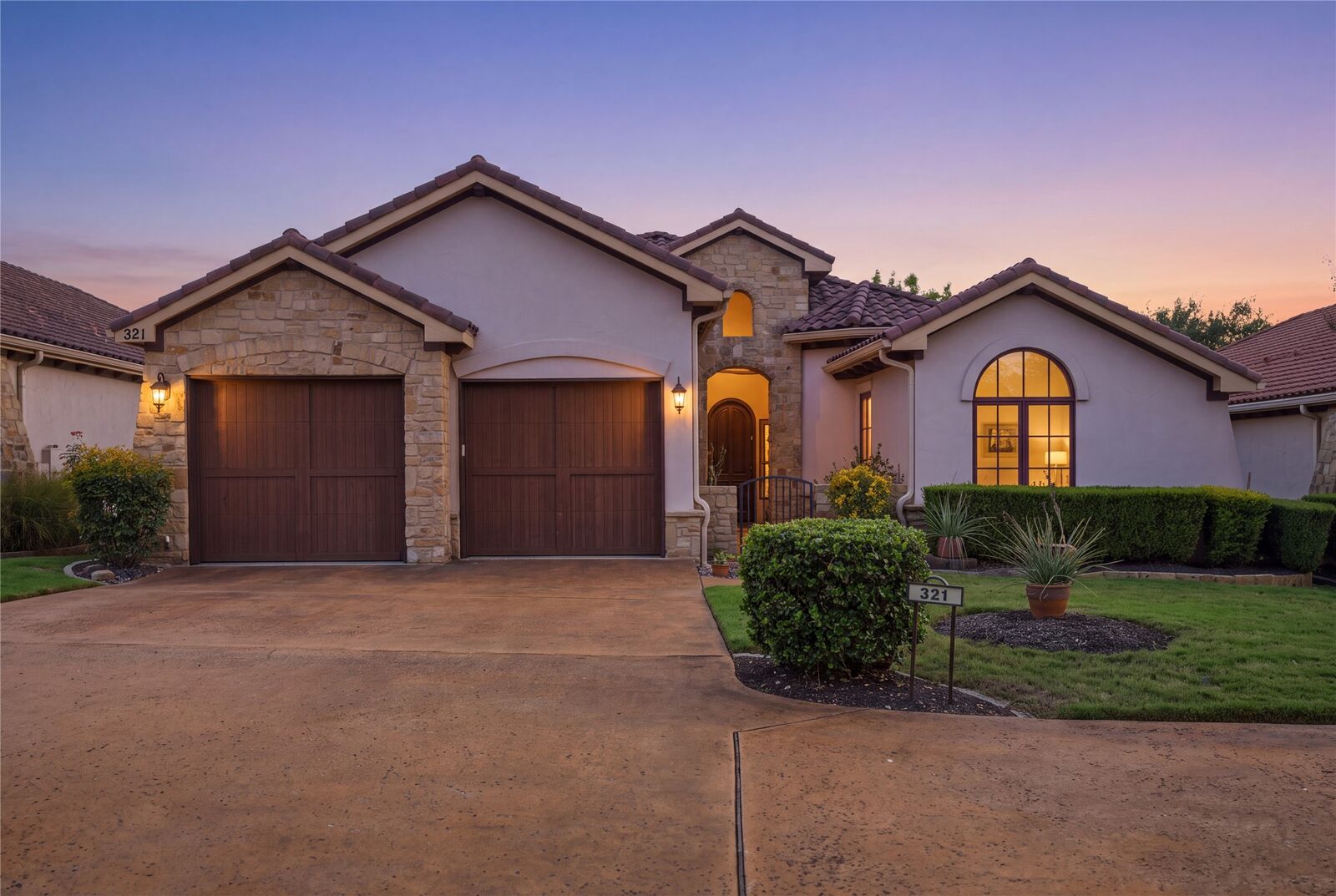 Property Photo: 321 Jack Nicklaus Drive TX 78738
