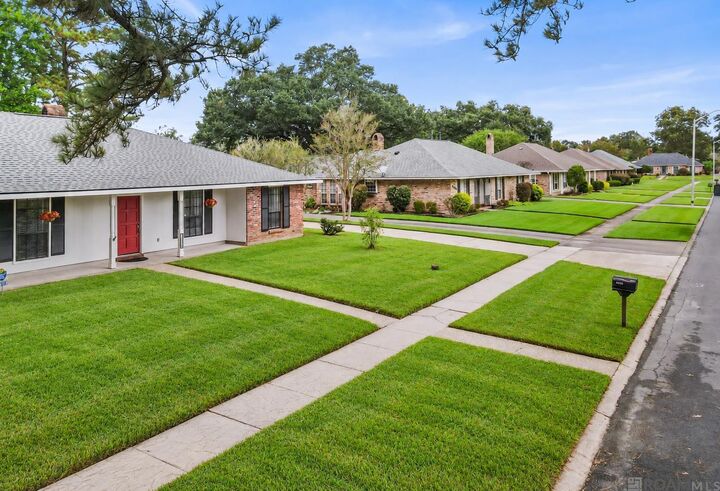 Property Photo:  5356 Foxridge Dr  LA 70817 