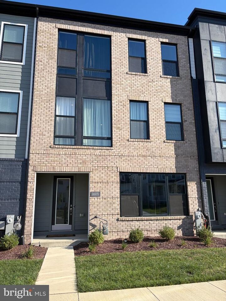 Property Photo:  16031 Hyde Park Place  MD 20716 