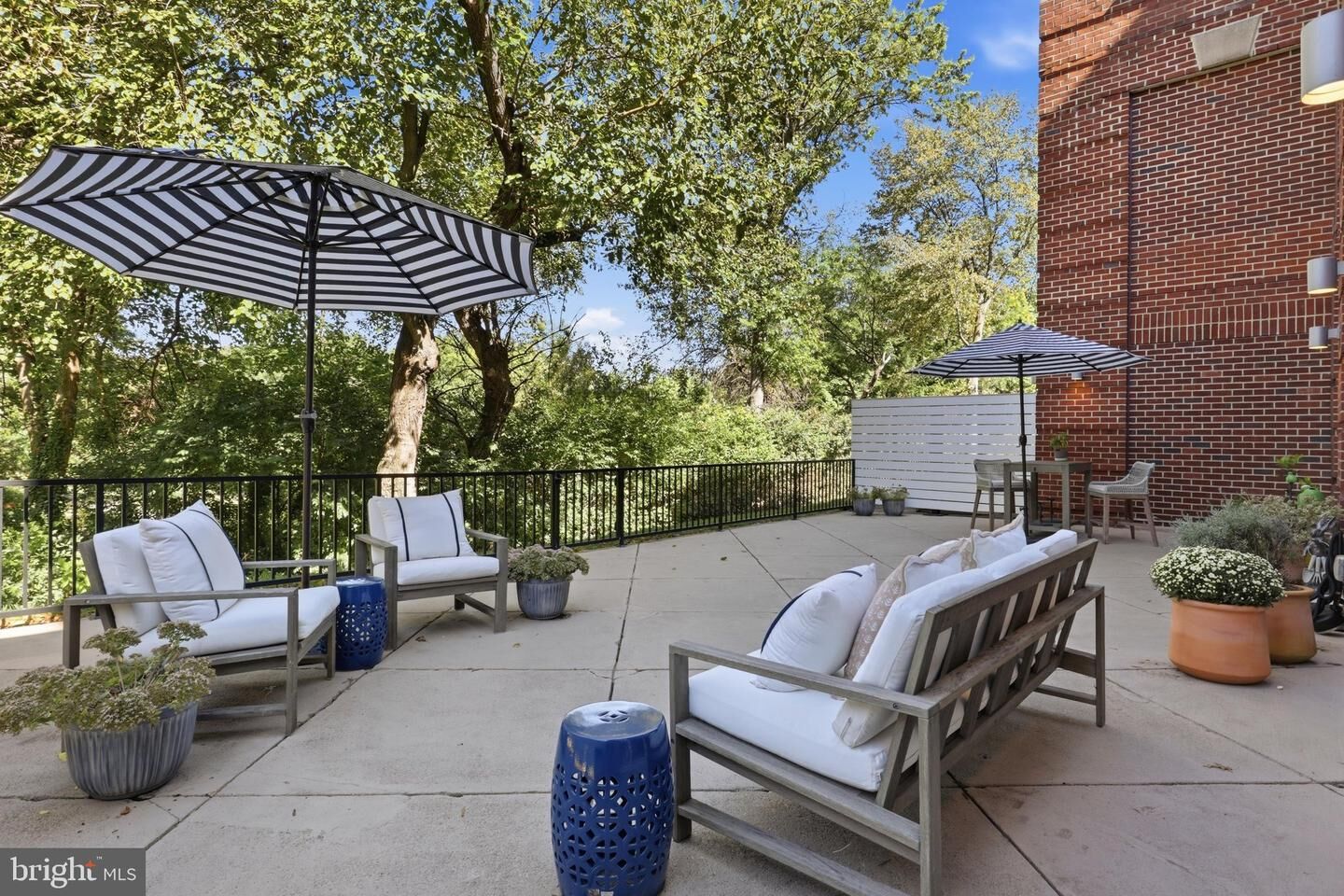 Property Photo: 625 Slaters Lane G-03 VA 22314