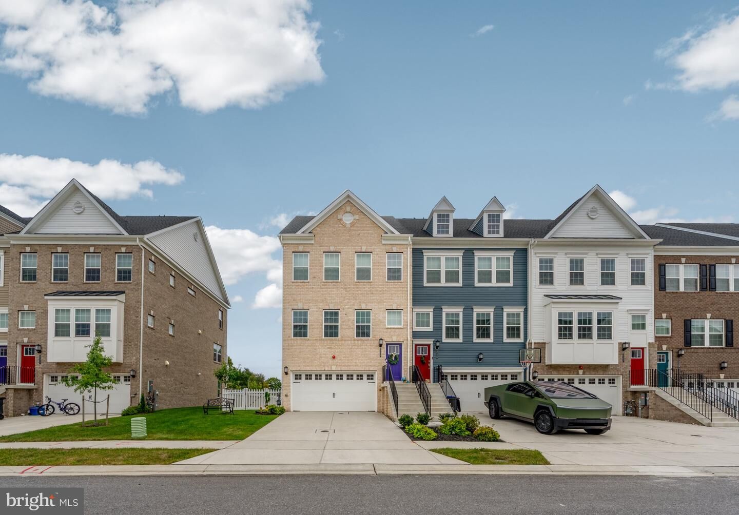 Property Photo: 233 Birdie Court MD 21208