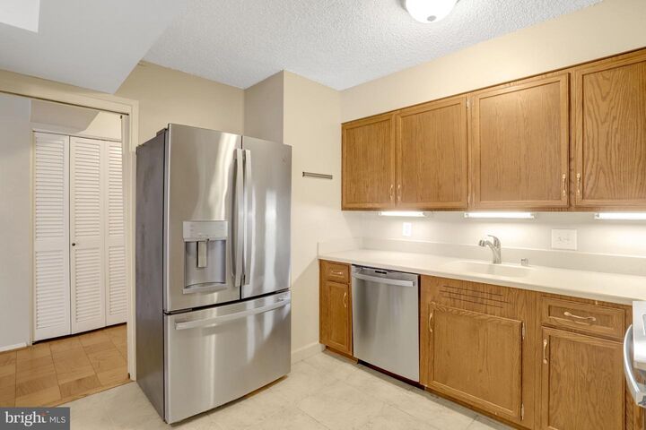 Property Photo: 3800 Fairfax Drive 106 VA 22203