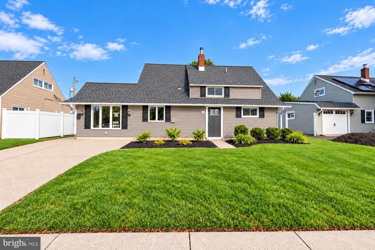 Property Photo: 46 Newberry Lane PA 19054