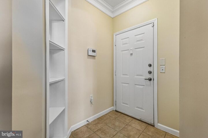 Property Photo:  507 Sunset View Terrace SE 104  VA 20175 