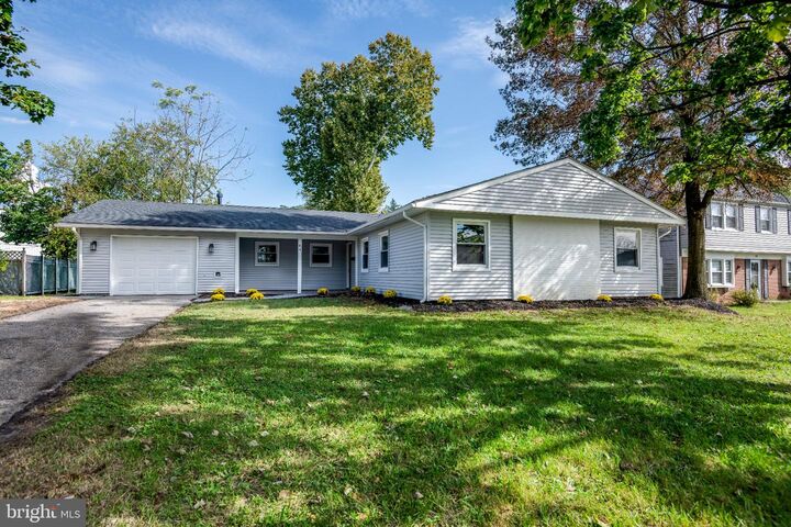 Property Photo:  64 Twisting Lane  NJ 08046 