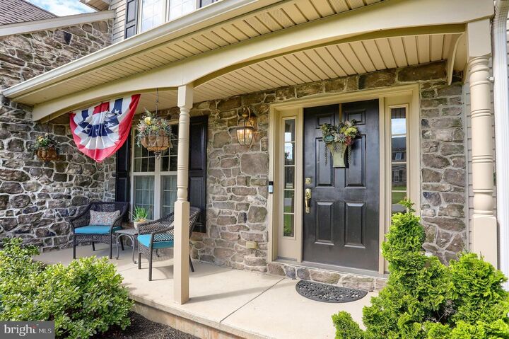 Property Photo:  1041 Castle Maine Court  PA 17022 