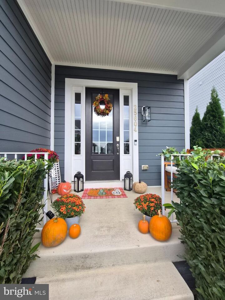 Property Photo: 25604 Harvest Hills Drive VA 20152