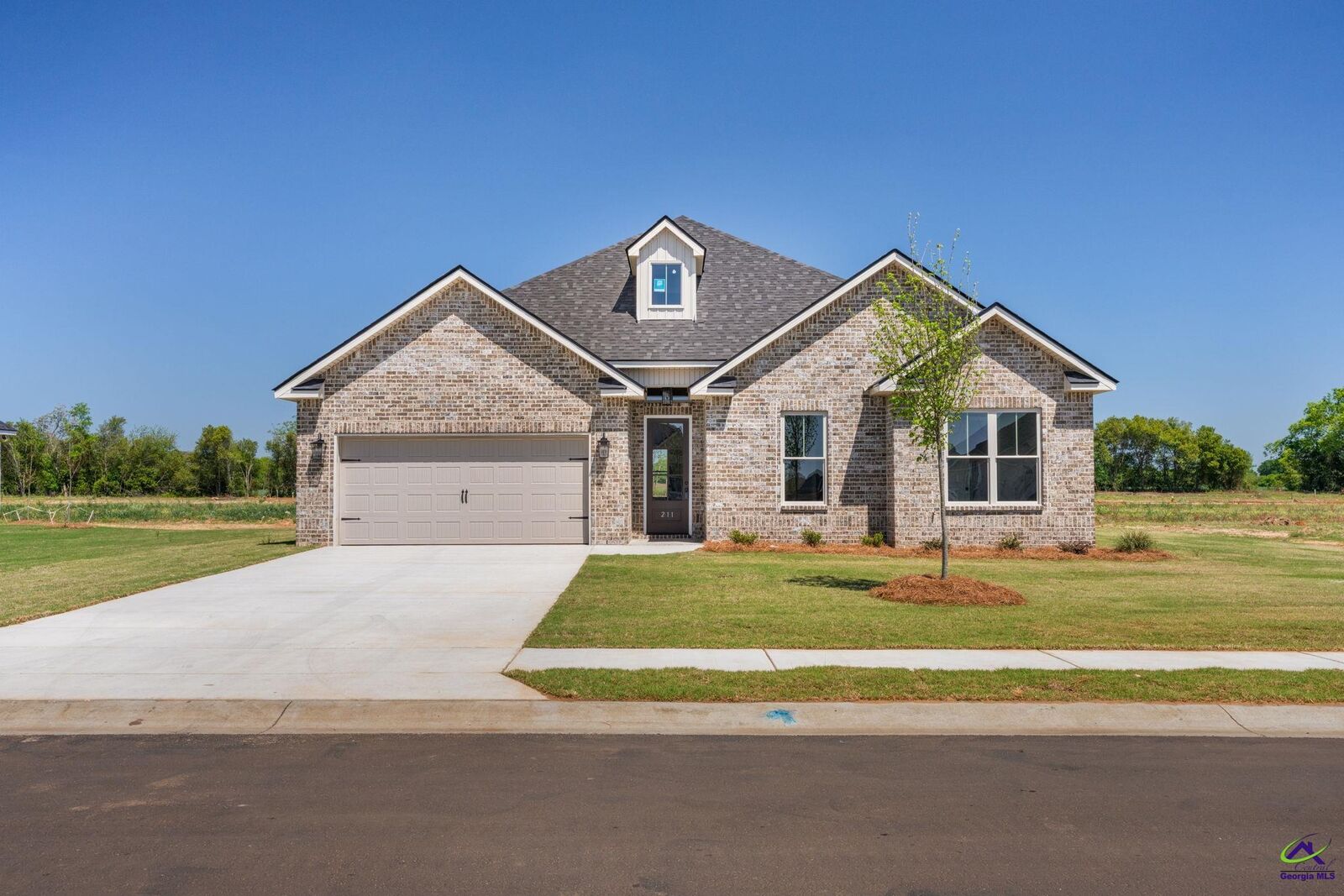 Property Photo: 211 Farmland Circle GA 31069