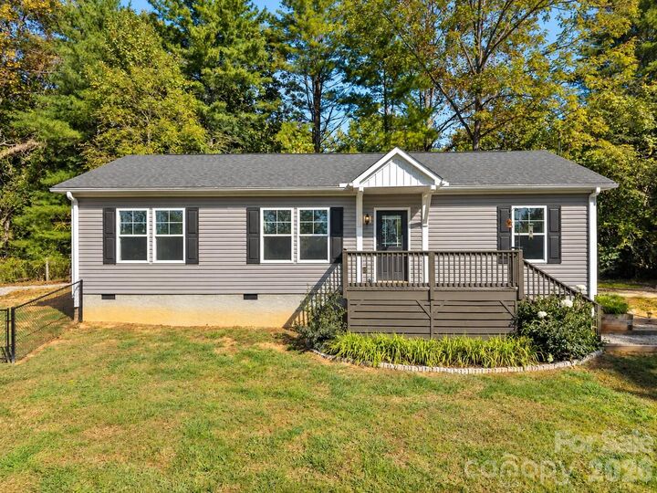 Property Photo:  36 Tempie Lane  NC 28704 