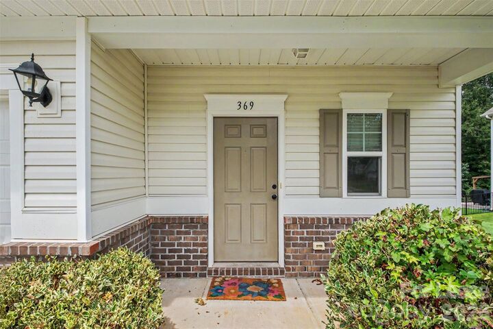 Property Photo: 369 Settlers Grove Lane NC 28146