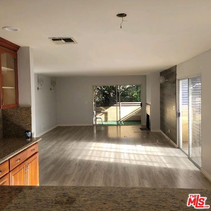 Property Photo: 1200 S Shenandoah St, Unit 105 CA 90035