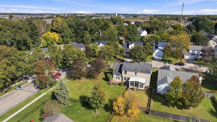 Property Photo:  1690 Saffron Drive  OH 43040 
