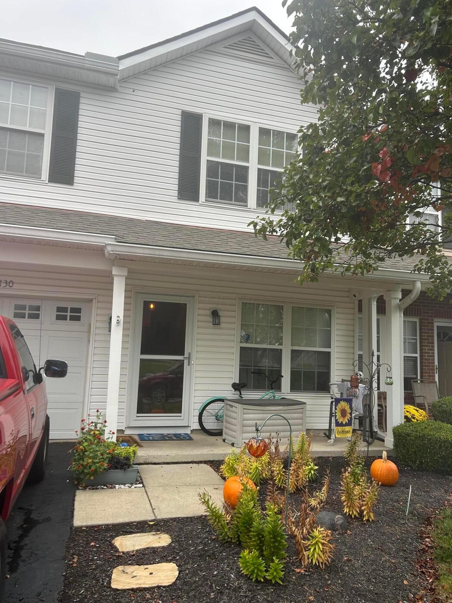 Property Photo:  130 Portrait Circle  OH 43147 