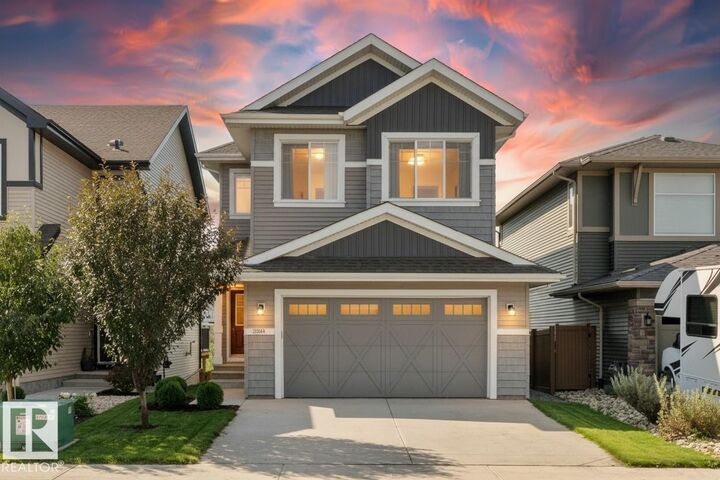 Property Photo:  3334 Parker Lo SW  AB T6W 4C2 