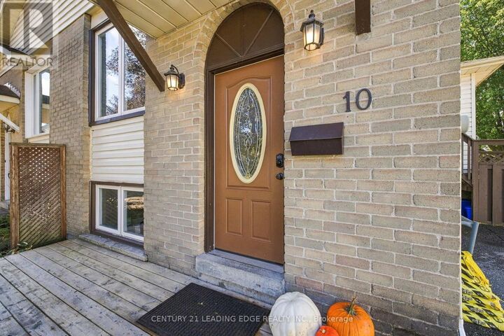 Property Photo: 10 Fairbairn Court ON L1C 4K9