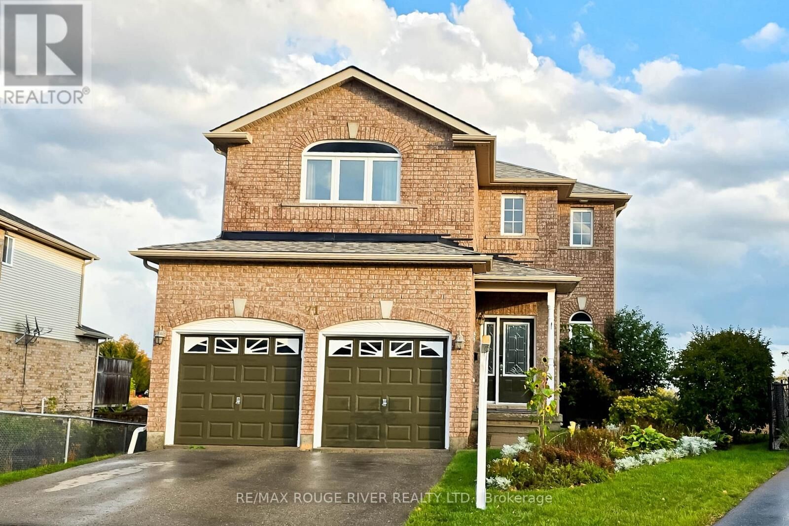 Property Photo:  71 Sweetnam Drive  ON K9V 0A7 