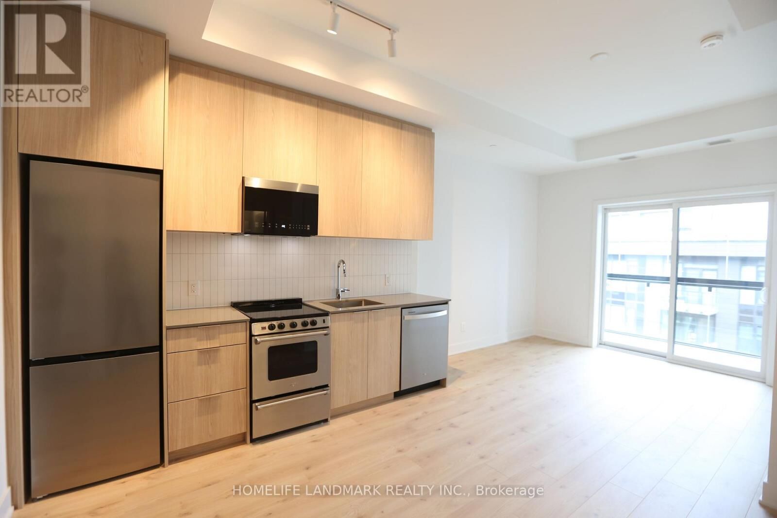 Property Photo: 3008 William Cutmore Boulevard 713 ON L6H 8E7