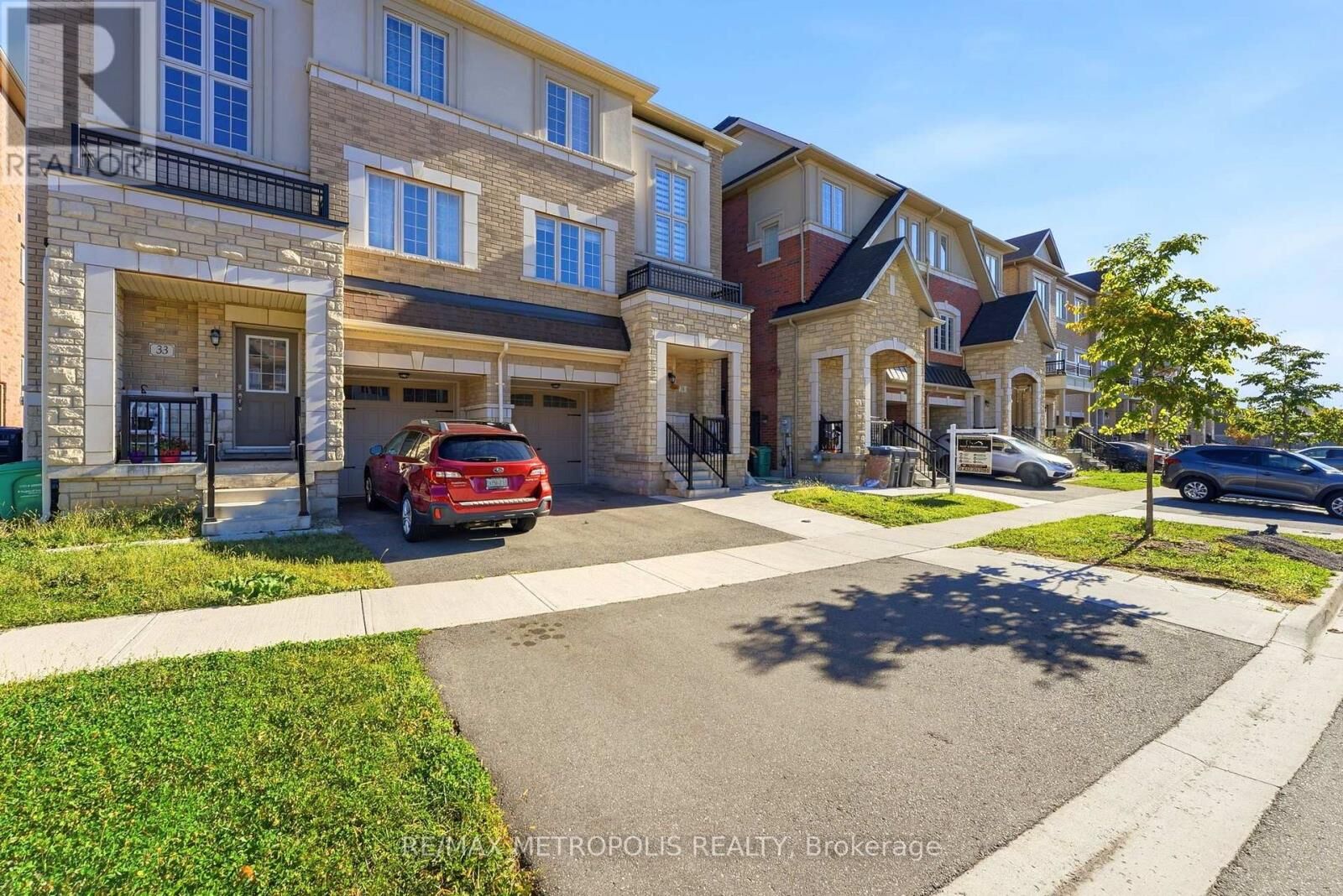 Property Photo: 31 Allegro Drive Main ON L6Y 6J9