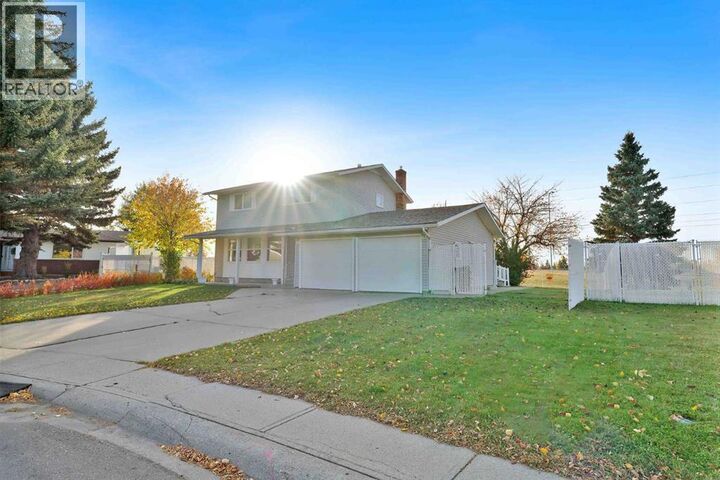 Property Photo: 161 Braniff Crescent Southwest AB T2W 2M3