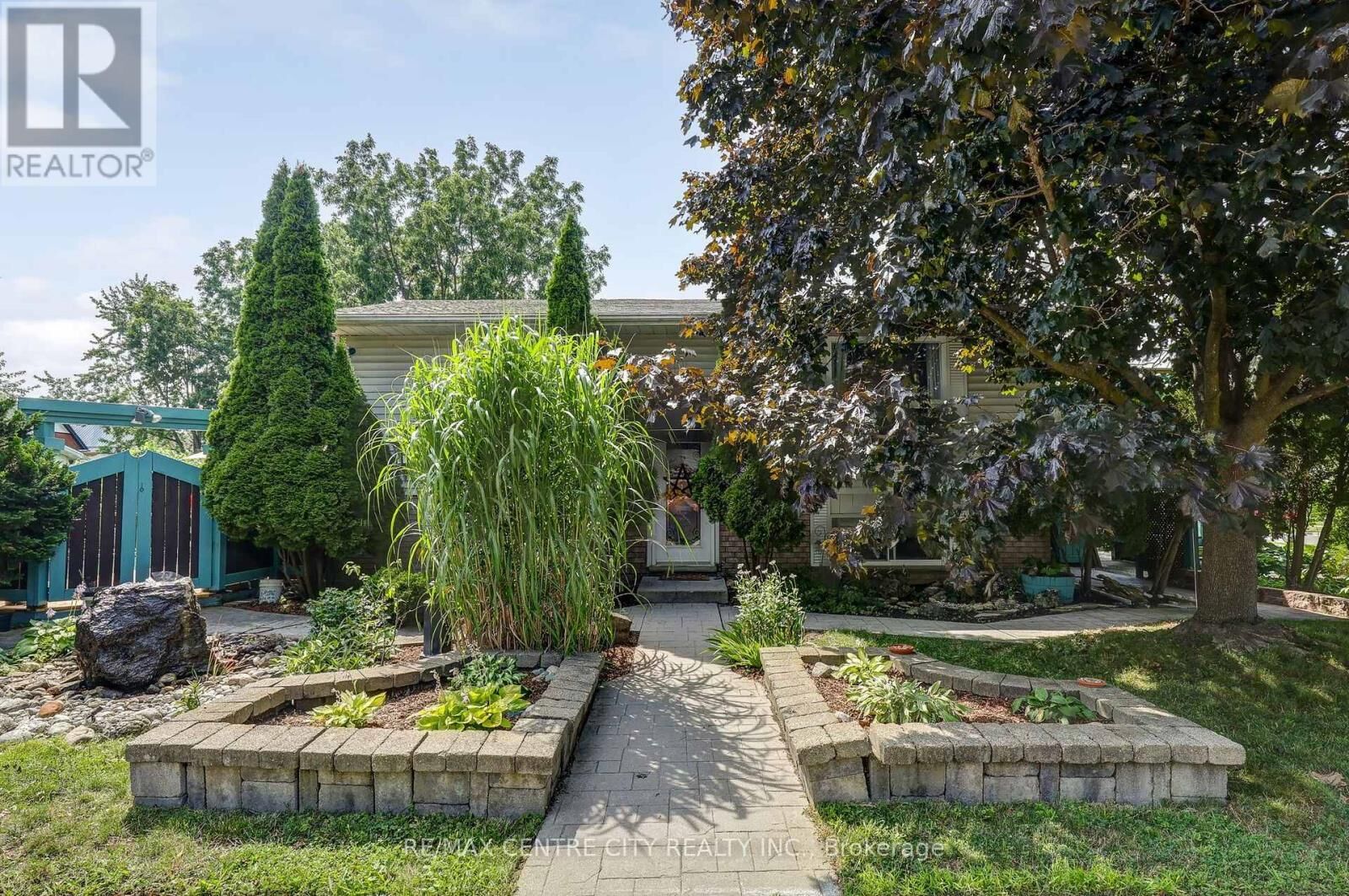 Property Photo:  37 Fifth Avenue  ON N5R 4C4 