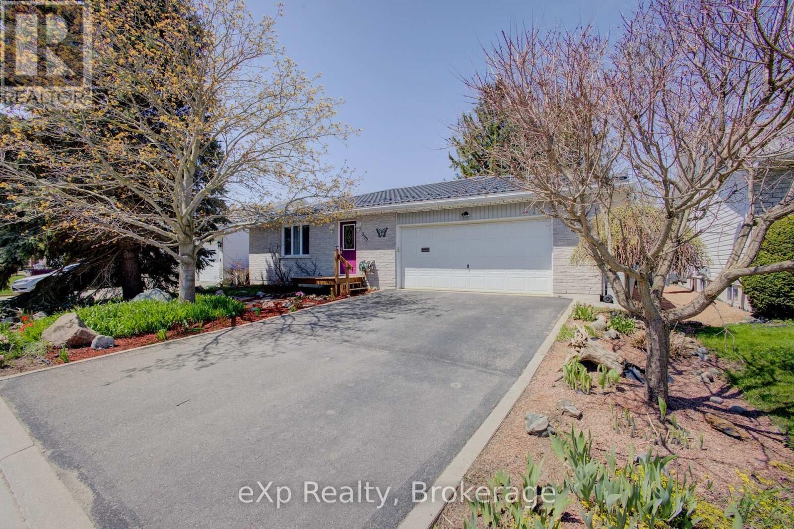 Property Photo:  685 Reserve Avenue South  ON N4W 2L3 