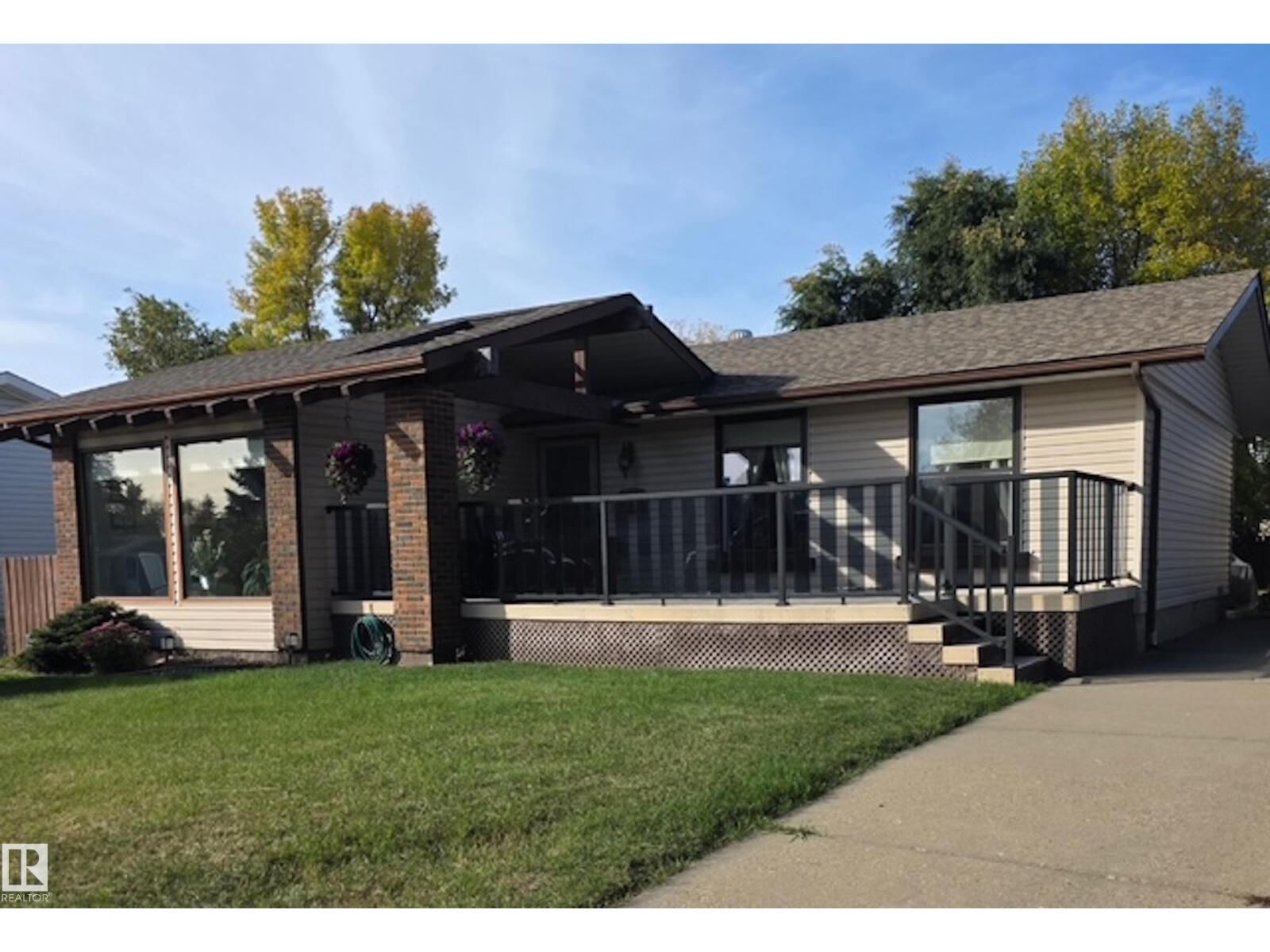 Property Photo:  8612 176 St NW  AB T5T 0N3 