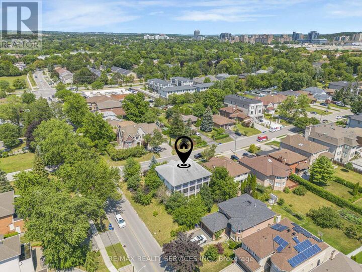 Property Photo:  135 Spruce Avenue  ON L4C 6V9 